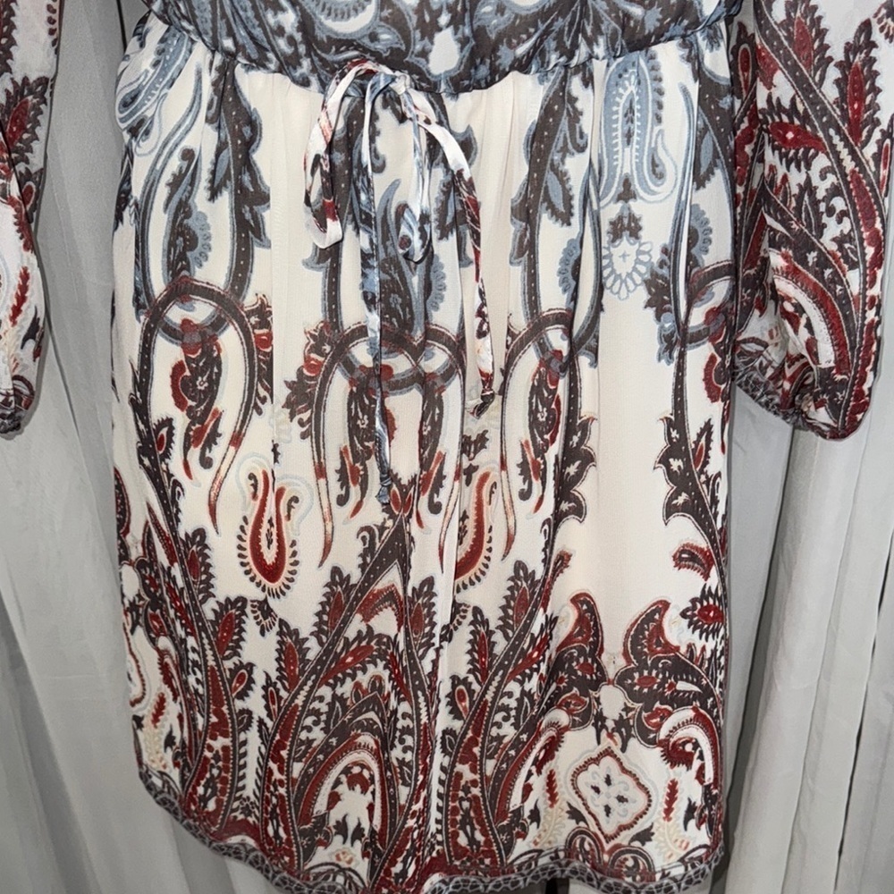 Charlotte Russe Gray and White Sheath Dress with Scoop Neck - Picture 4 of 12